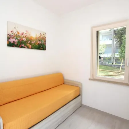 Apartment Beautiful With Terrace Close To The Sea - By Beahost