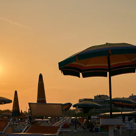 Beautiful With Terrace Close To The Sea - By Beahost * Bibione